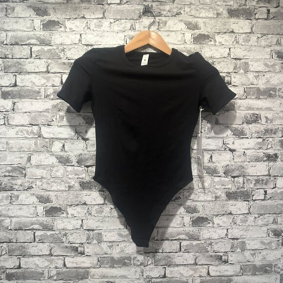 NWT Lululemon Stretch Cotton Rib Crewneck SS Bodysuit Thong Size XS (BLK) - Picture 2 of 15